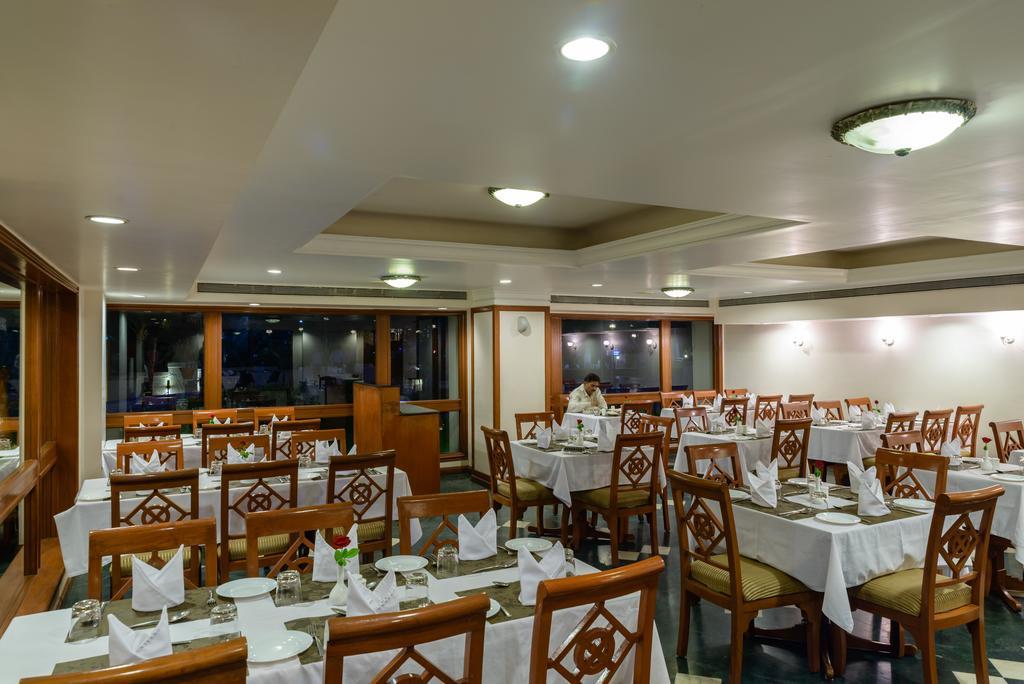 Quality Inn Palms Gandhidham Luaran gambar