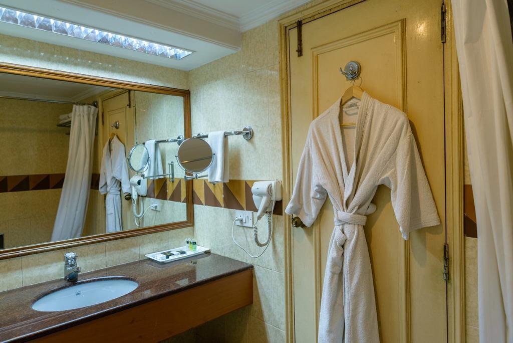 Quality Inn Palms Gandhidham Luaran gambar
