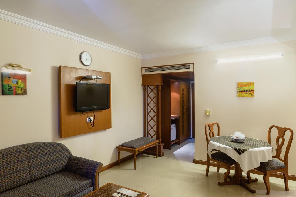 Quality Inn Palms Gandhidham Luaran gambar