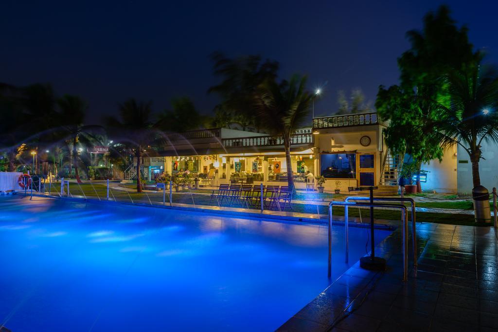 Quality Inn Palms Gandhidham Luaran gambar