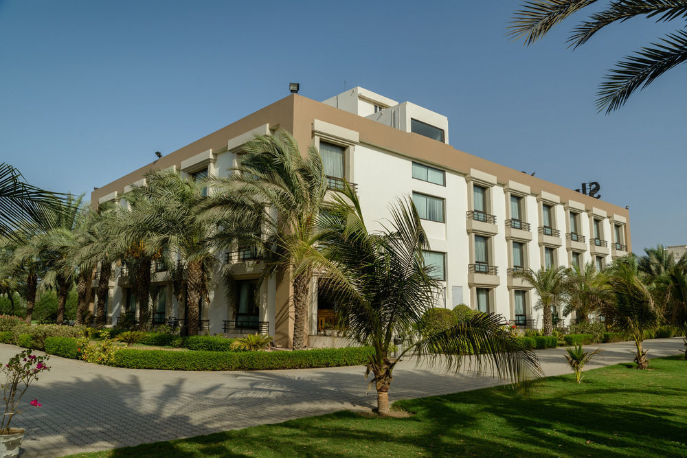 Quality Inn Palms Gandhidham Luaran gambar