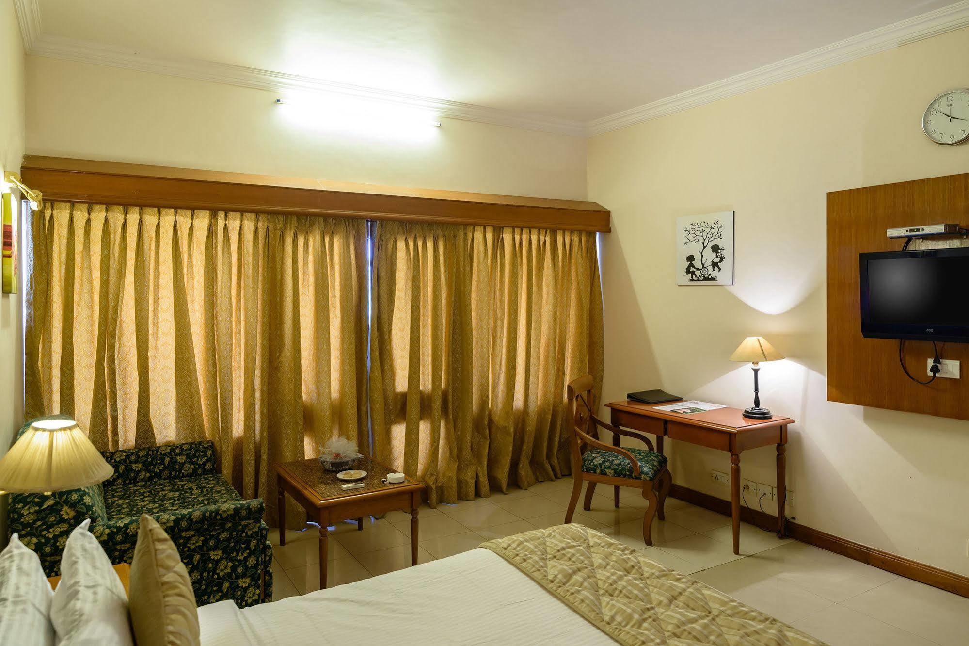 Quality Inn Palms Gandhidham Luaran gambar