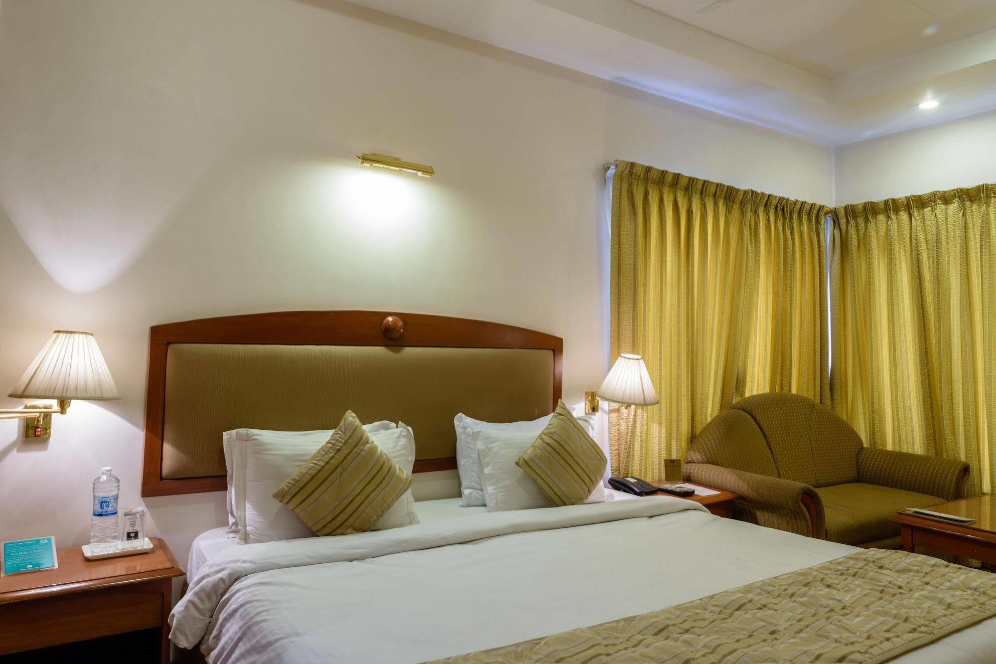 Quality Inn Palms Gandhidham Luaran gambar