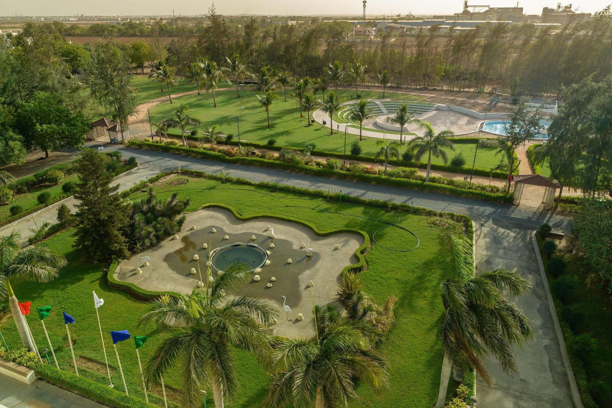 Quality Inn Palms Gandhidham Luaran gambar