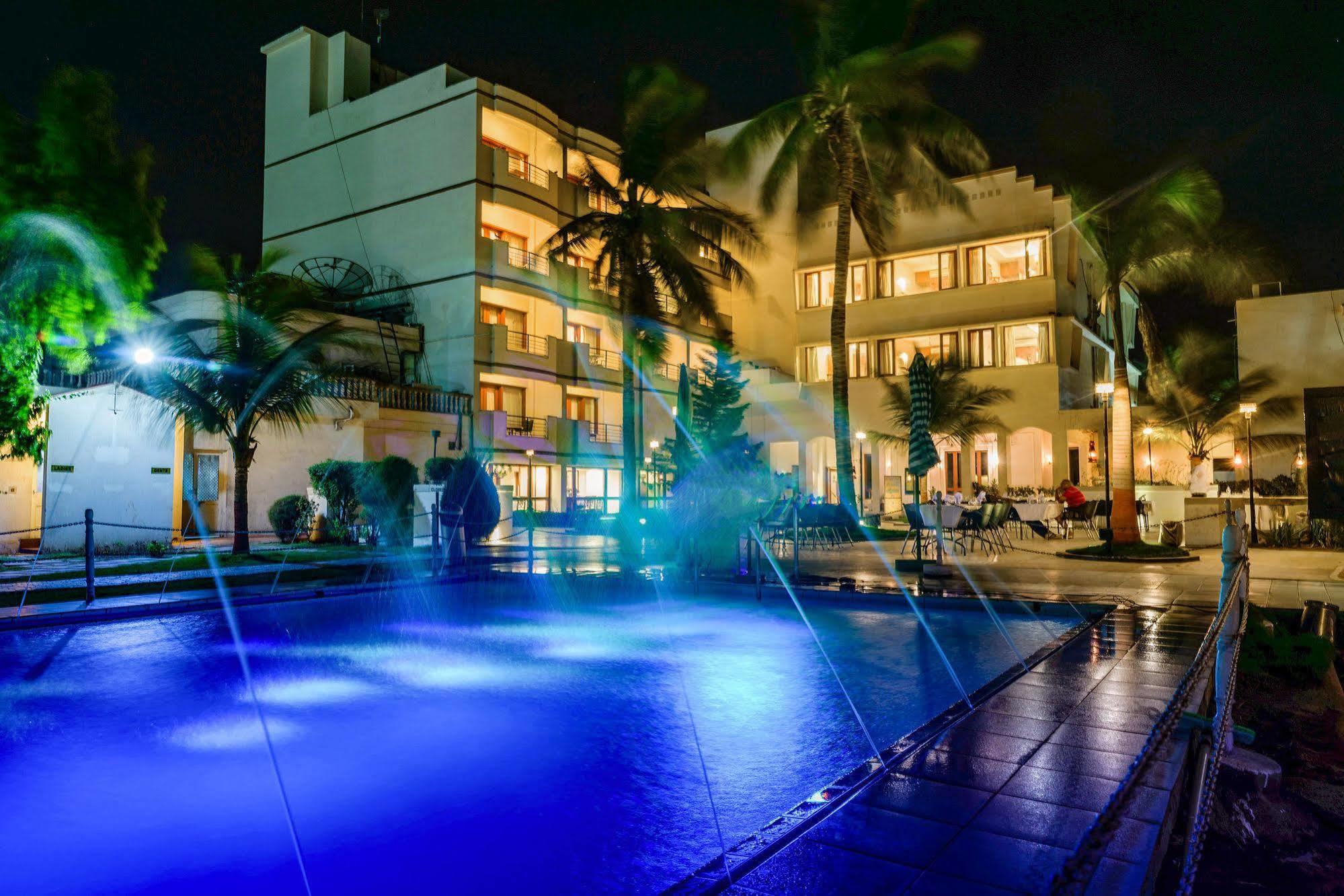 Quality Inn Palms Gandhidham Luaran gambar